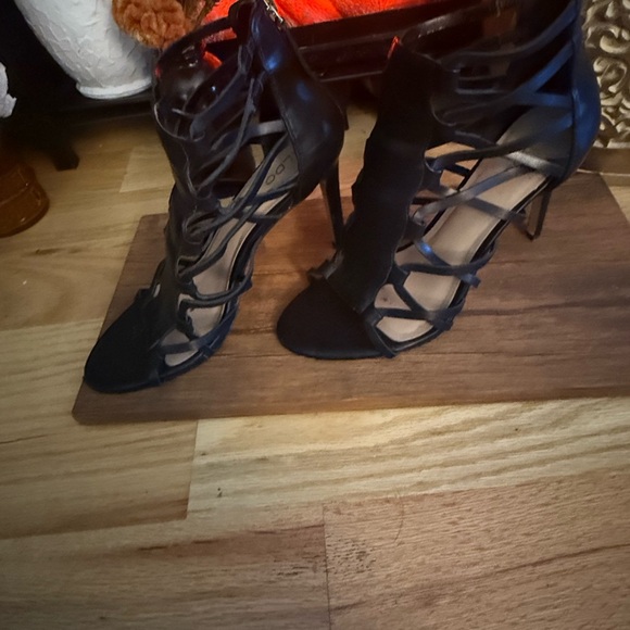 Aldo Black Strappy Heels 3” heel - Picture 4 of 7